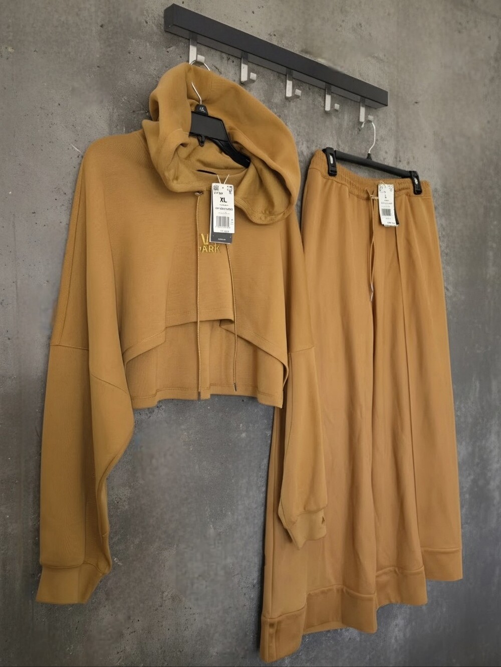 NWT Adidas x Ivy Park Hooded Shrug & Wide-Leg Pants | Mesa - Picture 3 of 7